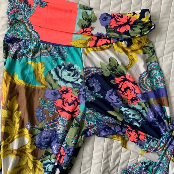 Pants - Picture 4 of 10